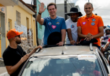 Bom Conselho (PE) parou para receber Miguel Coelho e o prefeito Janjão em grande carreata