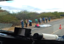 Motoqueiro morre após ser atingido por carro na BR-428 próximo ao N-10, em Petrolina (PE)
