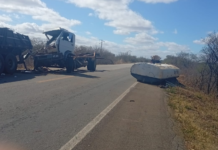Petrolina (PE): Acidente envolvendo duas carretas na BR-407 deixa motorista ferido