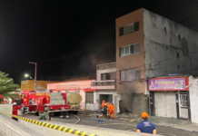 Incêndio de grandes proporções destrói estabelecimento comercial no centro de Sertânia (PE)