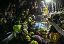 Socorristas resgatam mulher presa há mais de 30 horas sob os escombros após terremoto na Colômbia