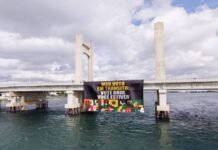 Ponte Presidente Dutra amanhece com mensagem para o eleitor brasileiro sobre voto em trânsito