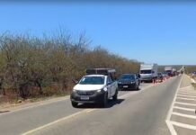 Petrolina (PE): Faixa da BR 407 é liberada aos poucos em meio a protesto contra falta de água