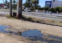 Deu no Programa Edenevaldo Alves: Comerciante reclama de esgoto estourado há duas semanas na Avenida Sete de Setembro