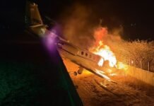 Avião do cantor Rey Vaqueiro pega fogo e shows em Pernambuco deste domingo (13) são remarcados