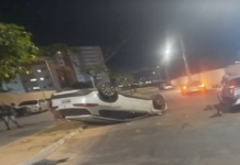 Carro capota no bairro Antônio Cassimiro, em Petrolina (PE)