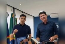 Petrolina (PE): Prefeito Simão Durando e secretário Pedro Granja comemoram 2ª entrega de escrituras de casas no bairro José e Maria