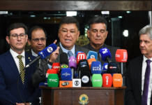 Senador Carlos Viana apresenta pedido de impeachment contra o Ministro Alexandre de Moraes