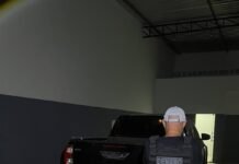 Polícia recupera caminhonete furtada em Juazeiro (BA); veículo estava em galpão em Petrolina (PE)